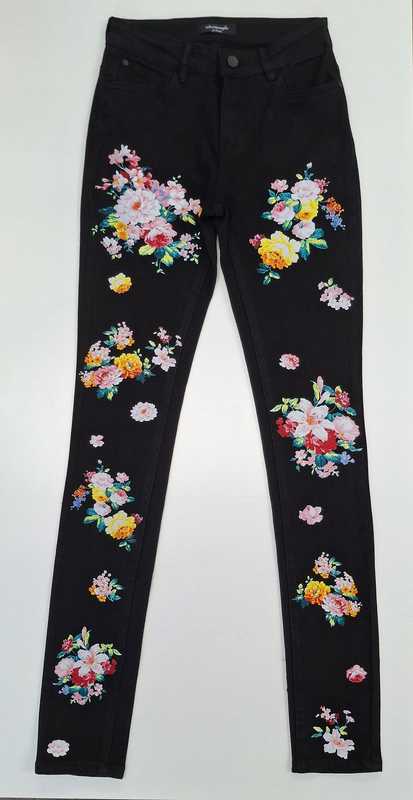 Mallikappale Kukka-farkut slimfit, musta (S, M, L)